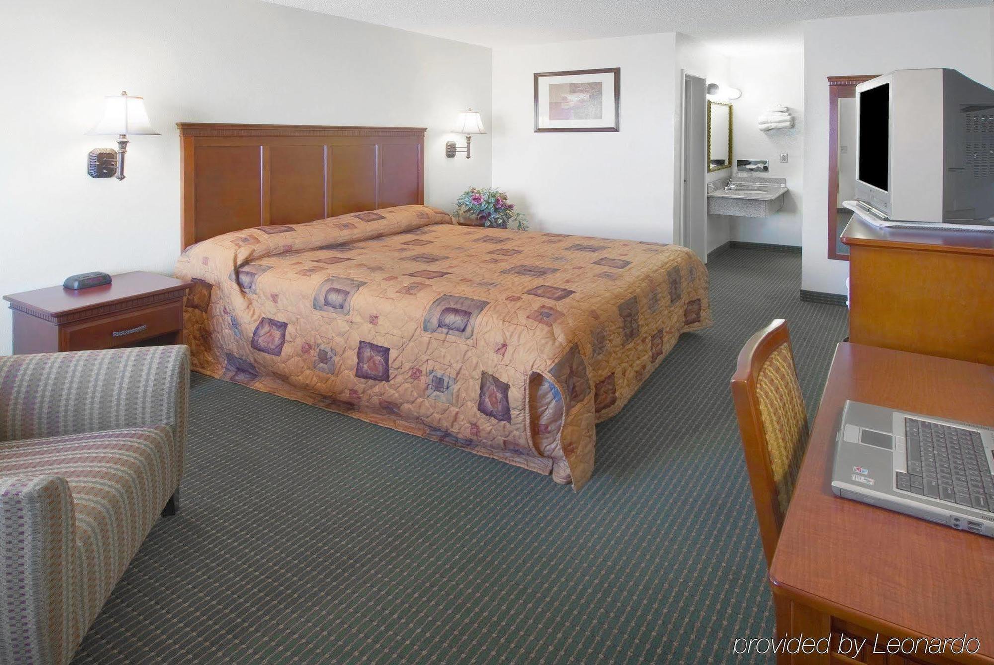 Americas Best Value Inn & Suites-East Bakersfield Room photo